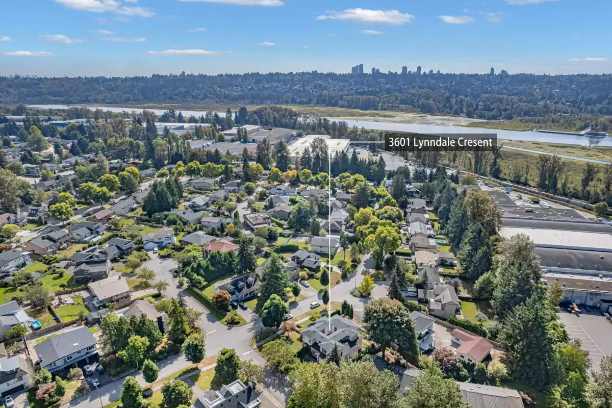 Neighborhood Park Photo Near 3601 Lynndale Crescent, Burnaby, BC