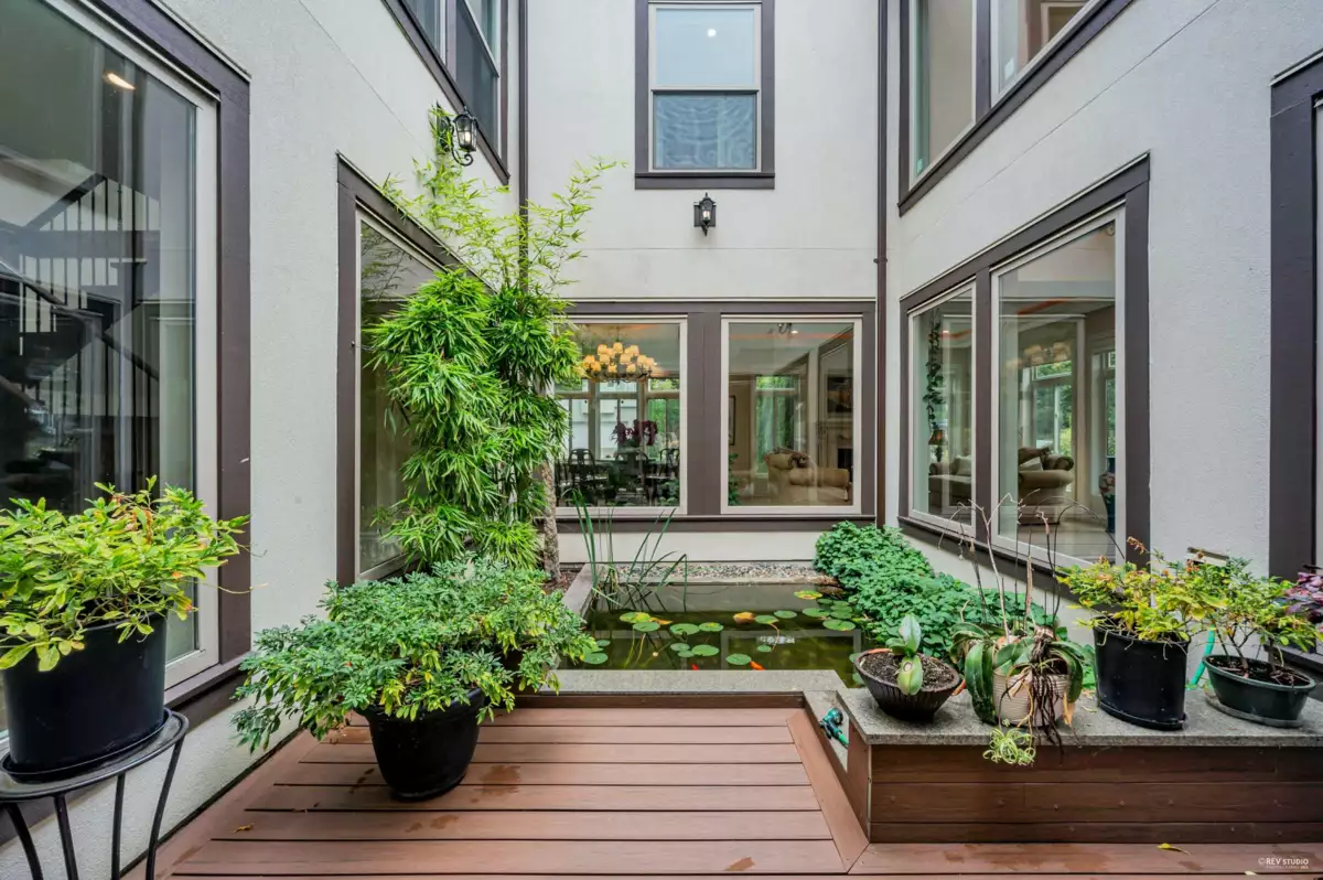 Powder Room Photo of 3601 Lynndale Crescent, Burnaby, BC