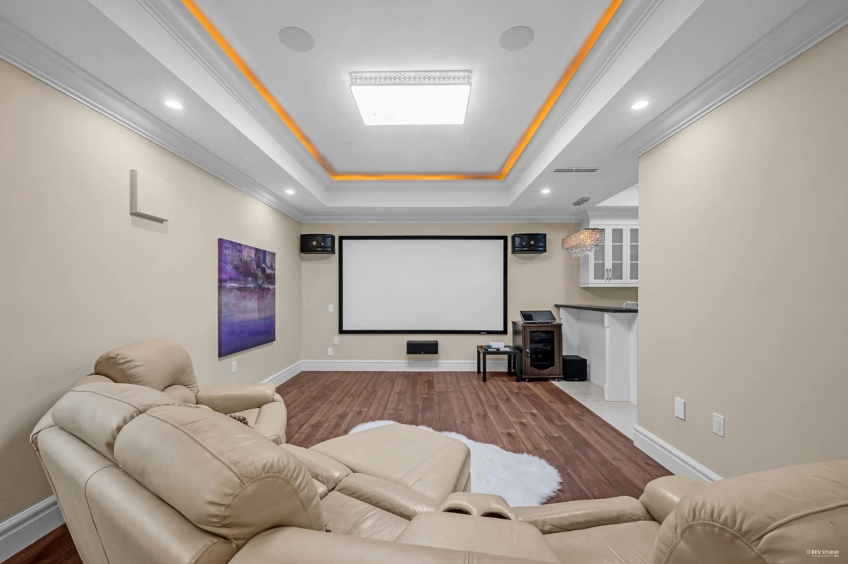 Swimming Pool Photo of 3601 Lynndale Crescent, Burnaby, BC