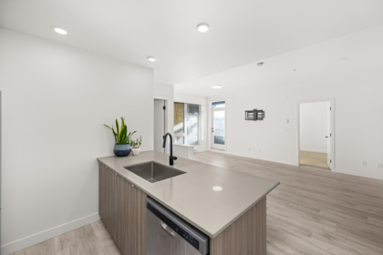 Walk-In Closet Photo of 307 32838 Landeau Place, Abbotsford, BC