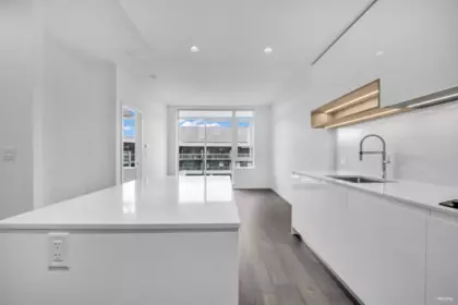 Kitchen Island Photo of 1108 6500 Minoru Boulevard, Richmond, BC