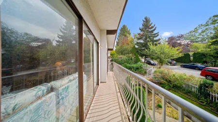 Breakfast Nook Photo of 271 E 38th Avenue, Vancouver, BC