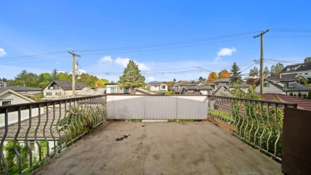 Powder Room Photo of 271 E 38th Avenue, Vancouver, BC