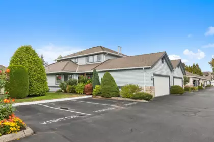 38 5550 Langley Bypass, Langley, BC, Langley — Townhouse for sale