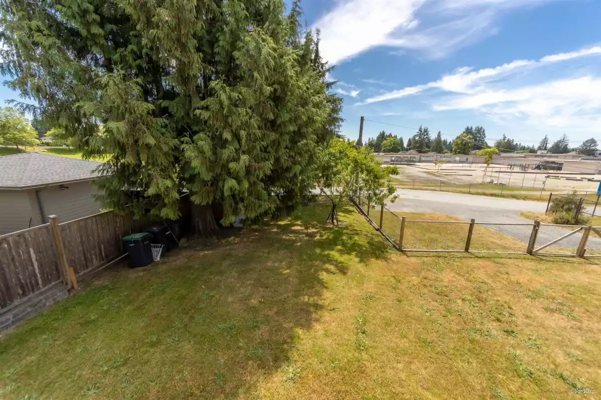 Basement Recreation Room Photo of 1632 Como Lake Avenue, Coquitlam, BC