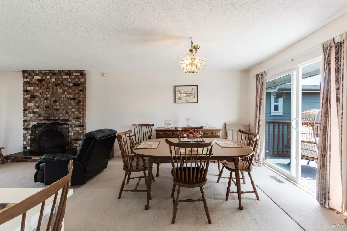 Breakfast Nook Photo of 1632 Como Lake Avenue, Coquitlam, BC