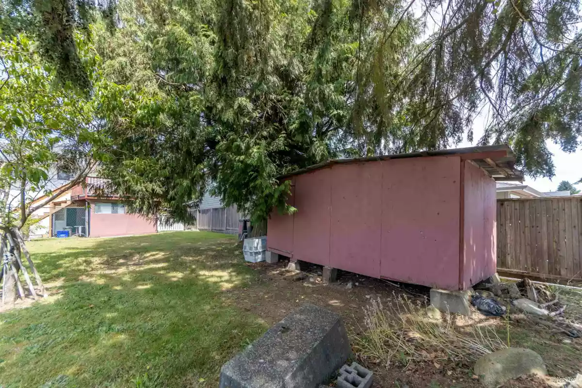 Entry Foyer Photo of 1632 Como Lake Avenue, Coquitlam, BC
