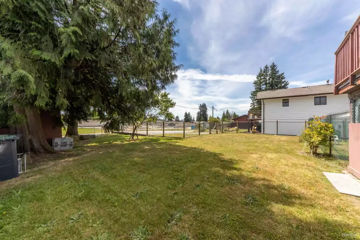 Mudroom Photo of 1632 Como Lake Avenue, Coquitlam, BC