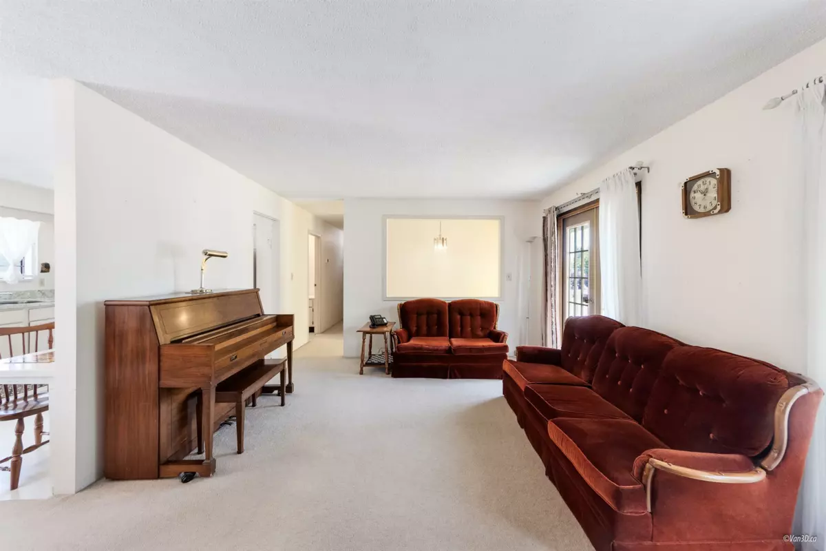 Pantry Photo of 1632 Como Lake Avenue, Coquitlam, BC