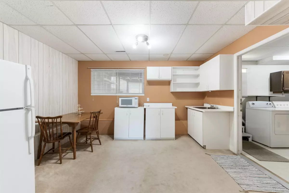 Powder Room Photo of 1632 Como Lake Avenue, Coquitlam, BC