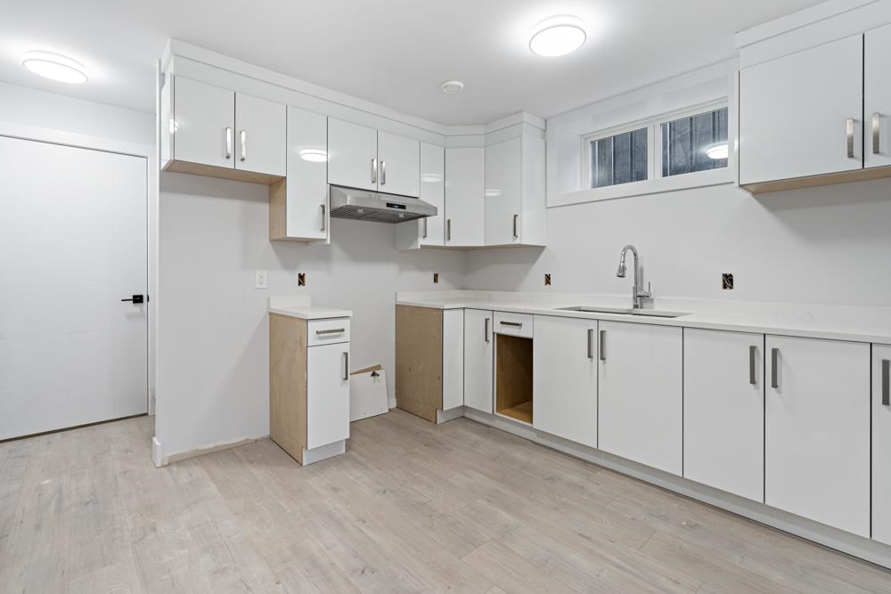 Breakfast Nook Photo of 6749 Knight Street, Vancouver, BC