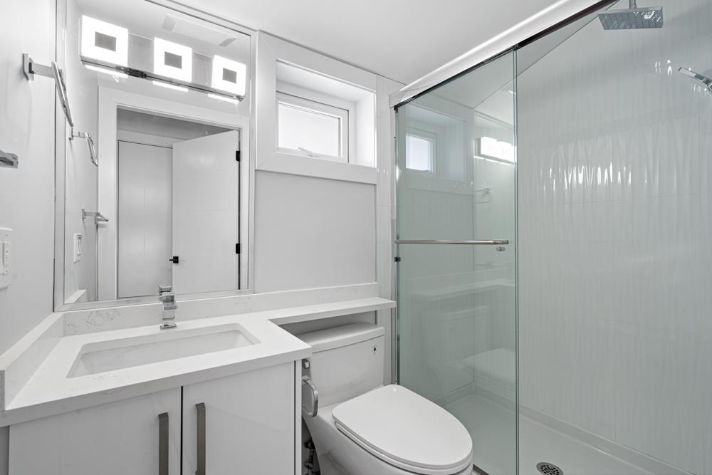 Entry Foyer Photo of 6749 Knight Street, Vancouver, BC