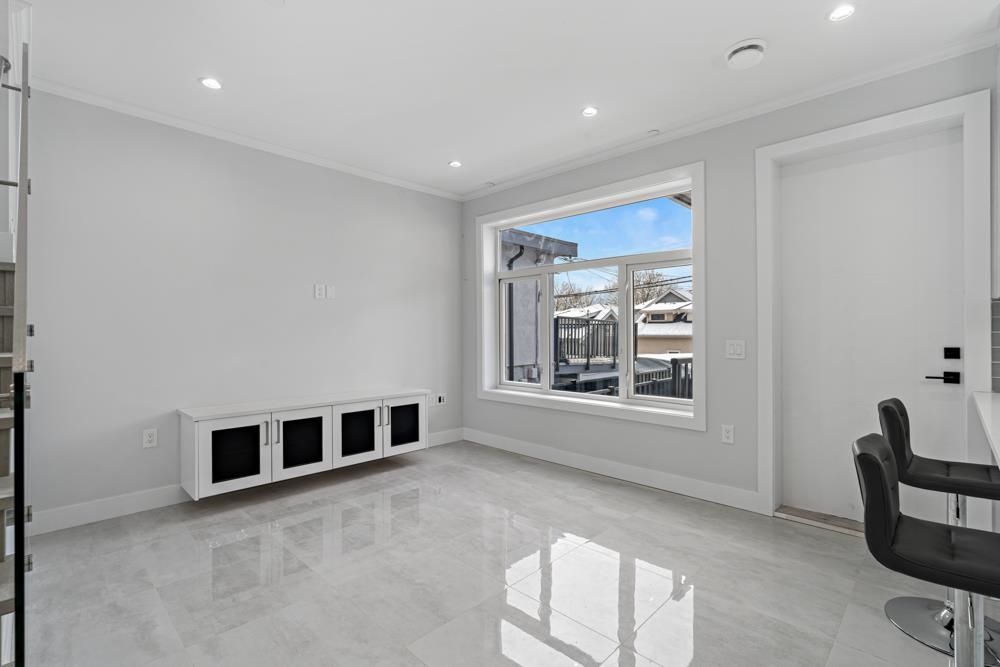 Hot Tub / Spa Photo of 6749 Knight Street, Vancouver, BC