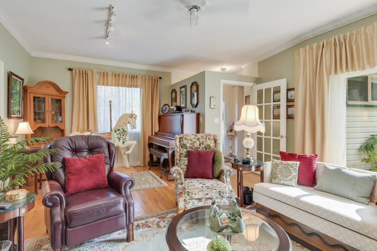 Breakfast Nook Photo of 35042 Sward Road, Mission, BC