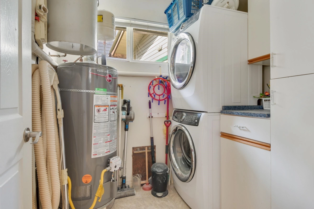Garage Interior Photo of 35042 Sward Road, Mission, BC