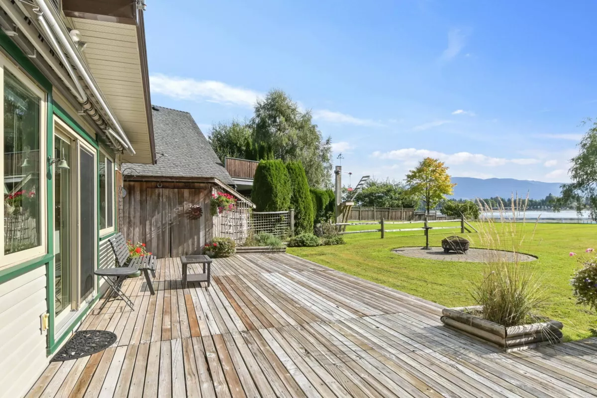 Outdoor Deck Photo of 35042 Sward Road, Mission, BC