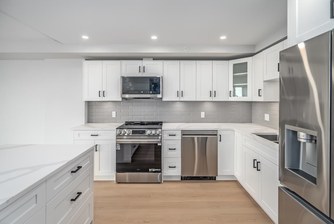 Powder Room Photo of 902 3150 Gladwin Road, Abbotsford, BC