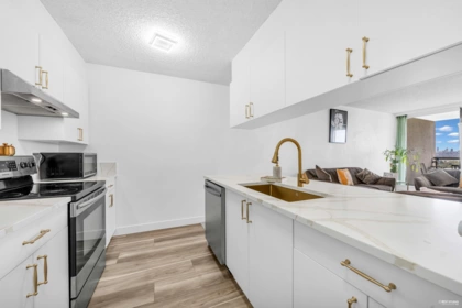1501 9521 Cardston Court, Burnaby, BC, Burnaby — Apartment/Condo for sale