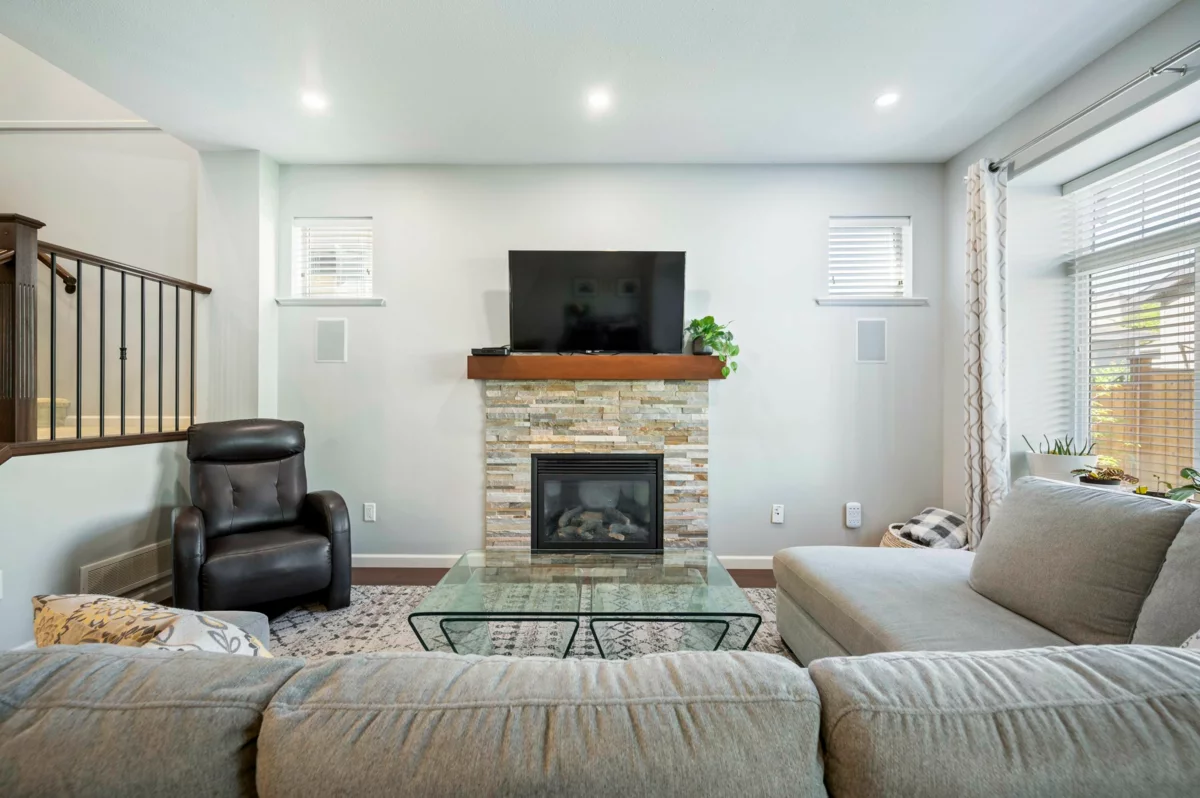 Primary Bathroom Photo of 6867 208a Street, Langley, BC