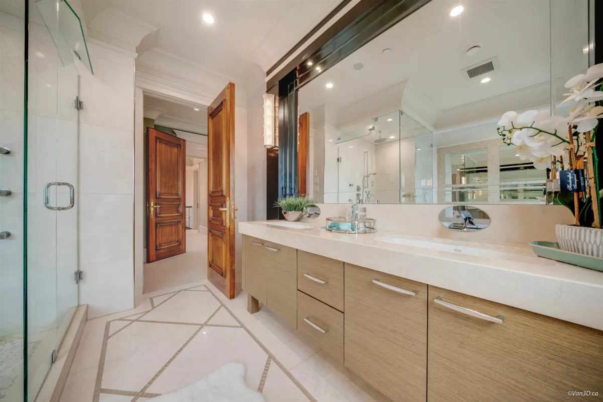 Entry Foyer Photo of 1332 W 47th Avenue, Vancouver, BC