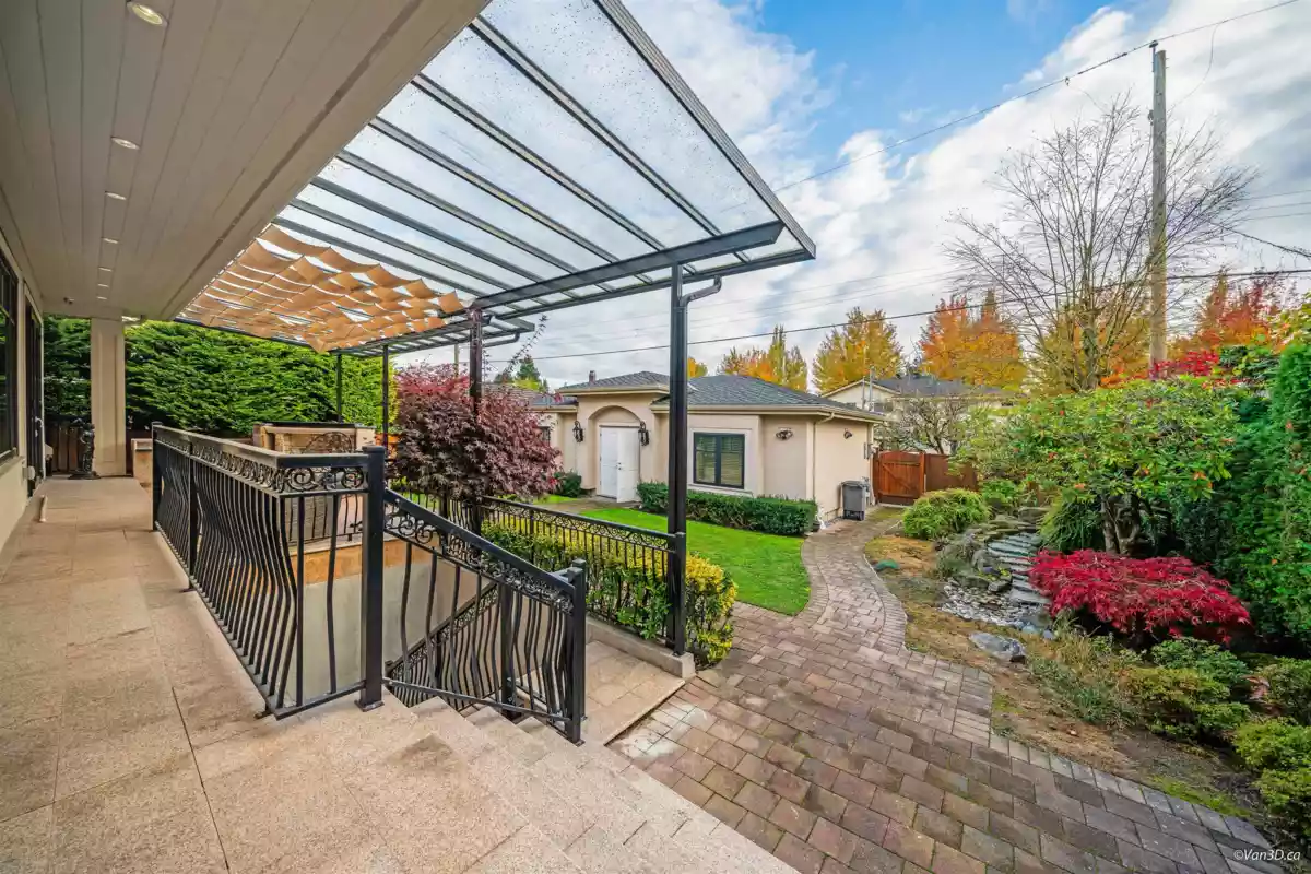 Powder Room Photo of 1332 W 47th Avenue, Vancouver, BC