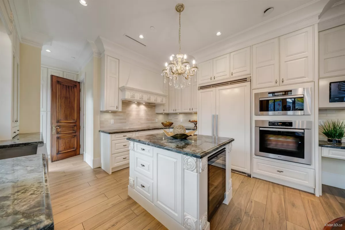 Primary Bathroom Photo of 1332 W 47th Avenue, Vancouver, BC