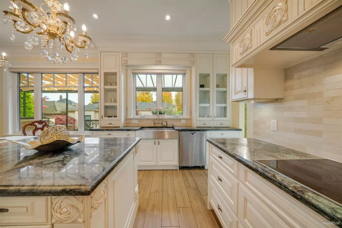 Walk-In Closet Photo of 1332 W 47th Avenue, Vancouver, BC