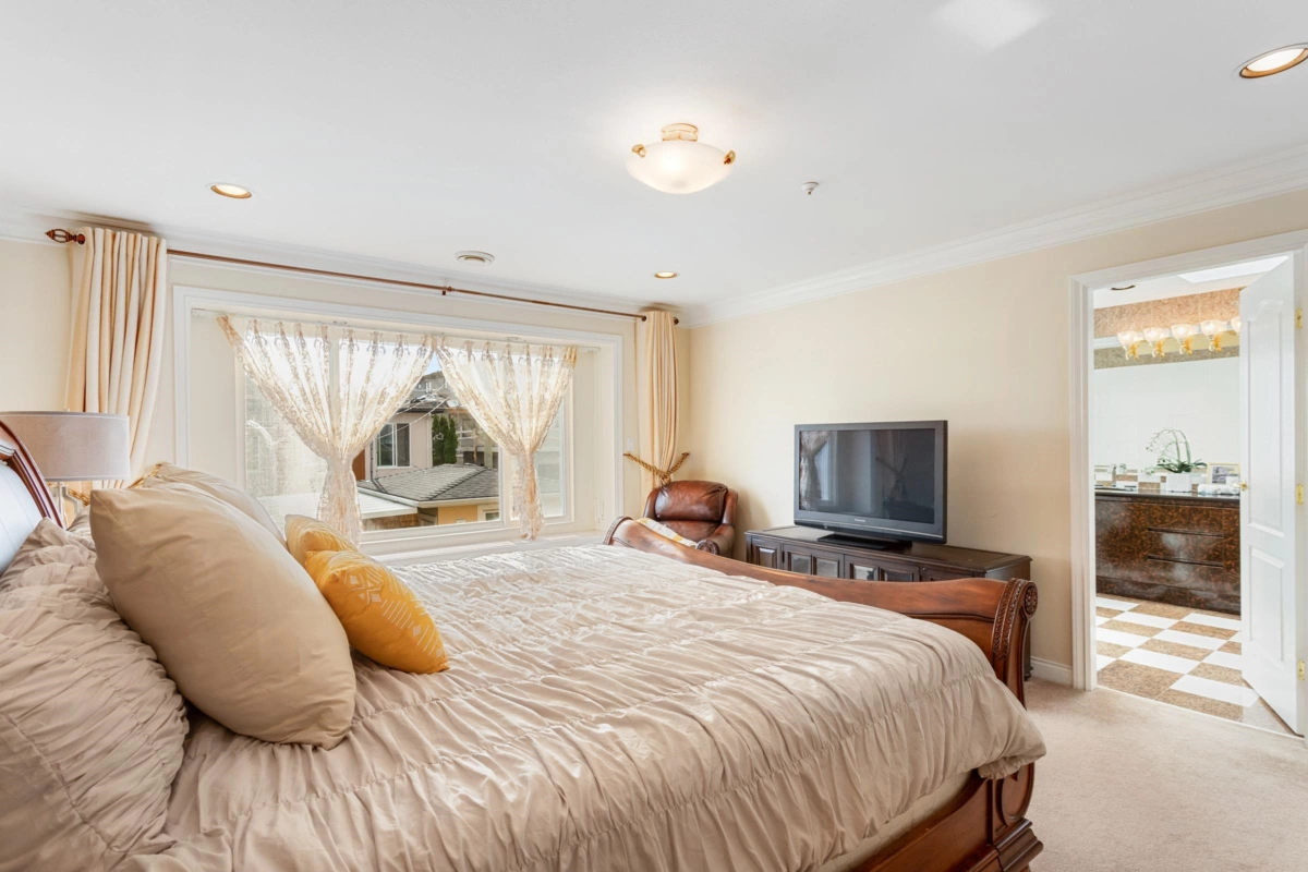 Entry Foyer Photo of 1088 W 42nd Avenue, Vancouver, BC