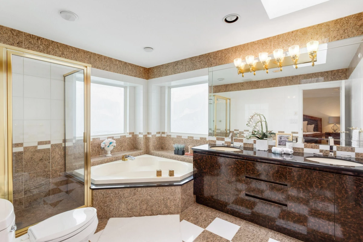 Hallway Photo of 1088 W 42nd Avenue, Vancouver, BC