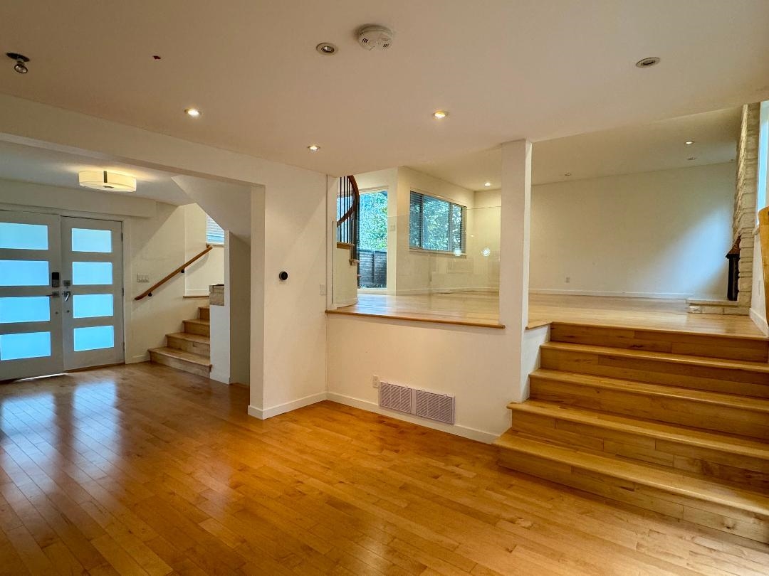 Dining Area Photo of 5257 Sonora Drive, North Vancouver, BC
