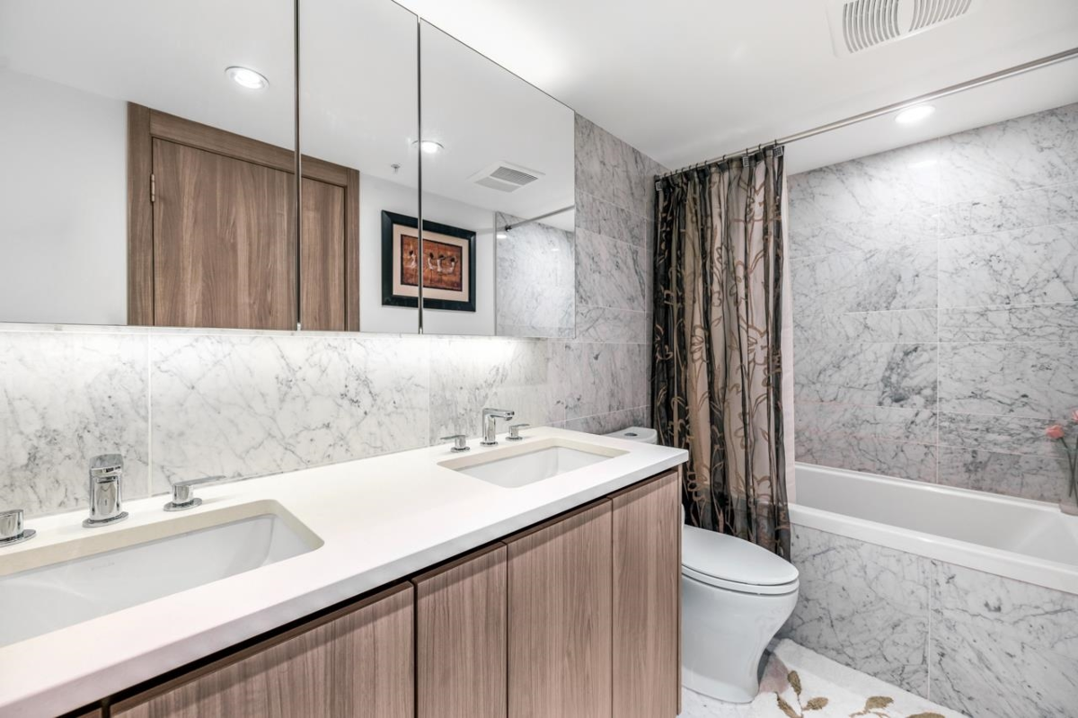 Guest Bathroom Photo of 1803 8800 Hazelbridge Way, Richmond, BC