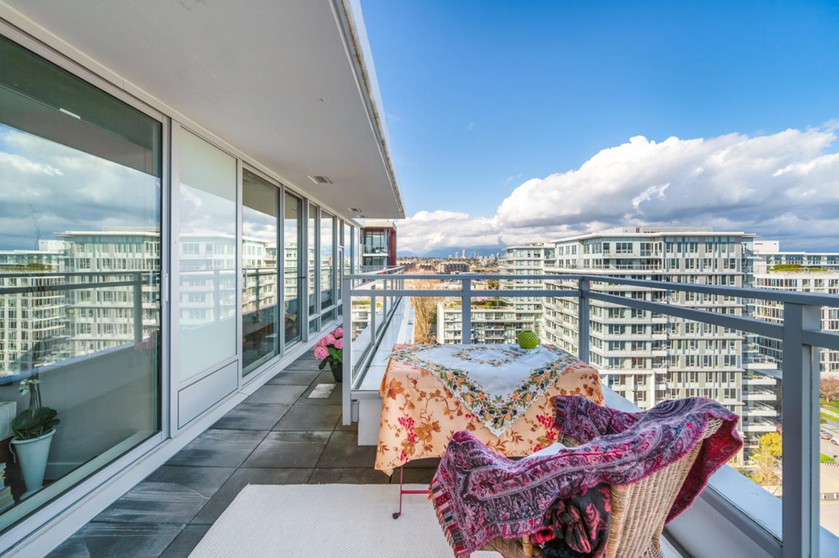 Laundry Room Photo of 1803 8800 Hazelbridge Way, Richmond, BC