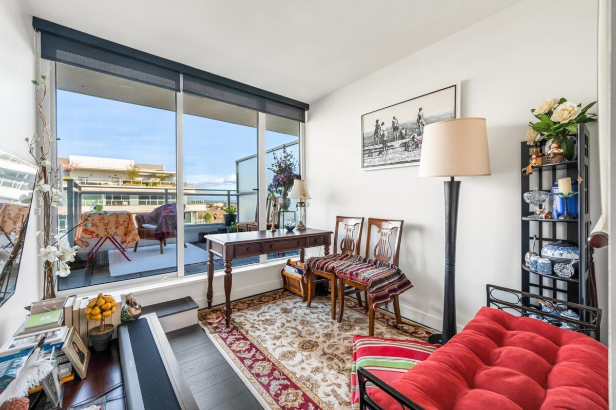 Primary Bathroom Photo of 1803 8800 Hazelbridge Way, Richmond, BC