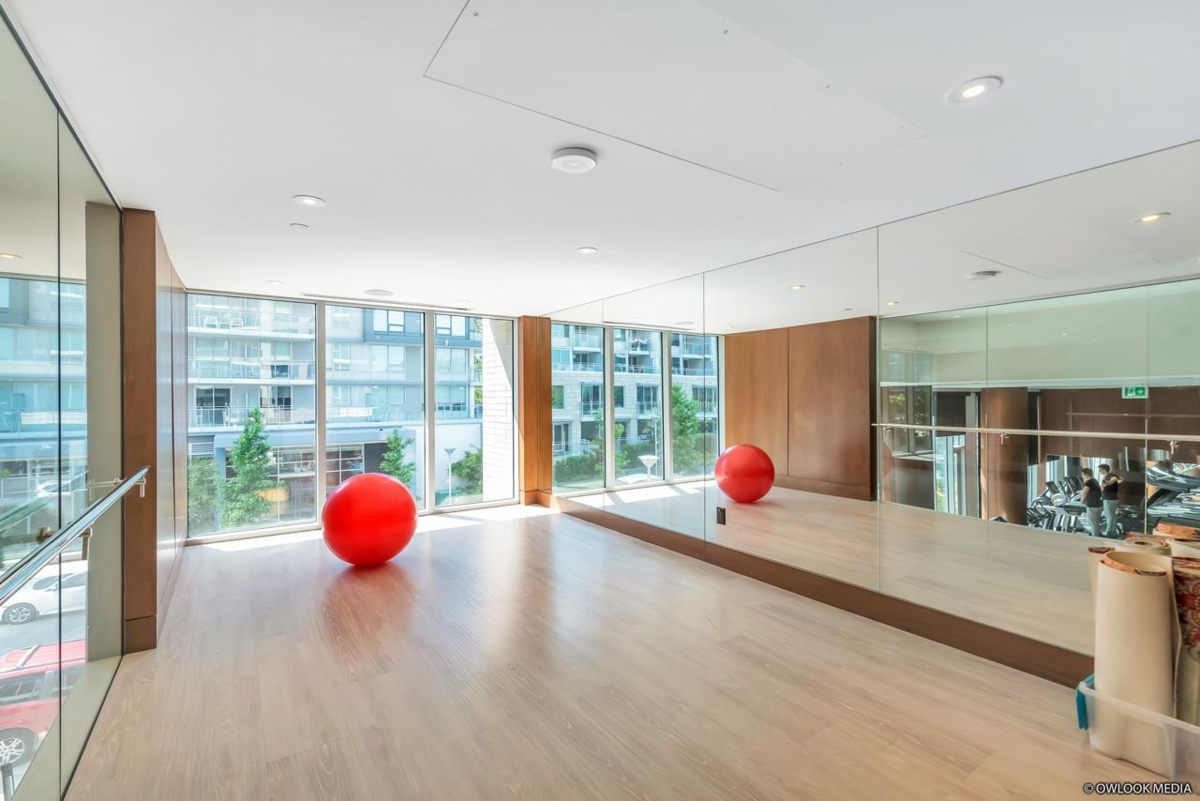 Swimming Pool Photo of 1803 8800 Hazelbridge Way, Richmond, BC