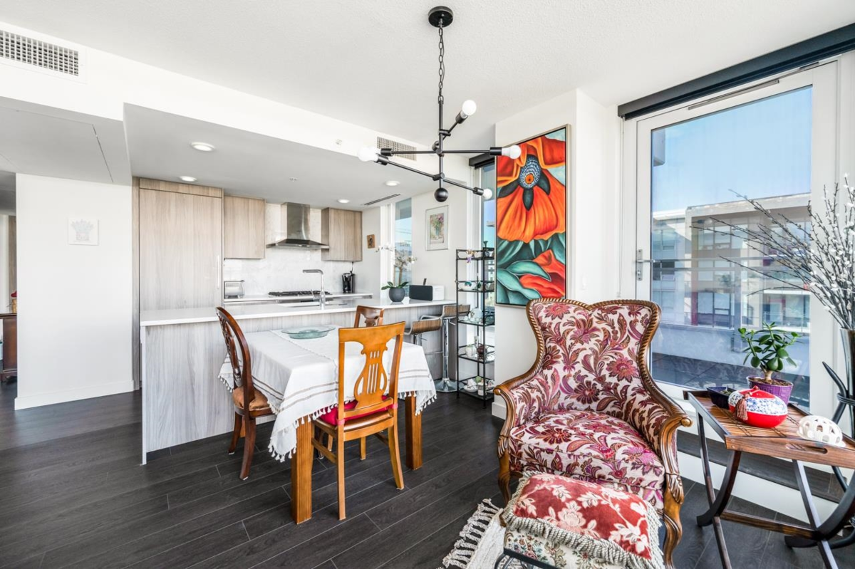 Walk-In Closet Photo of 1803 8800 Hazelbridge Way, Richmond, BC