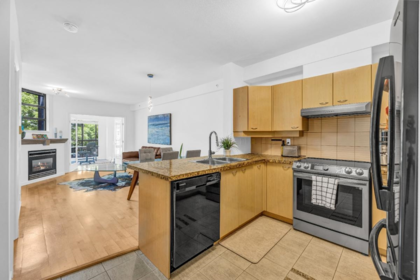 209 2228 Marstrand Avenue, Vancouver, BC, Vancouver — Apartment/Condo for sale