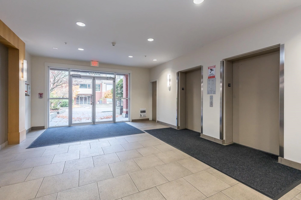 Dining Area Photo of 113 33539 Holland Avenue, Abbotsford, BC