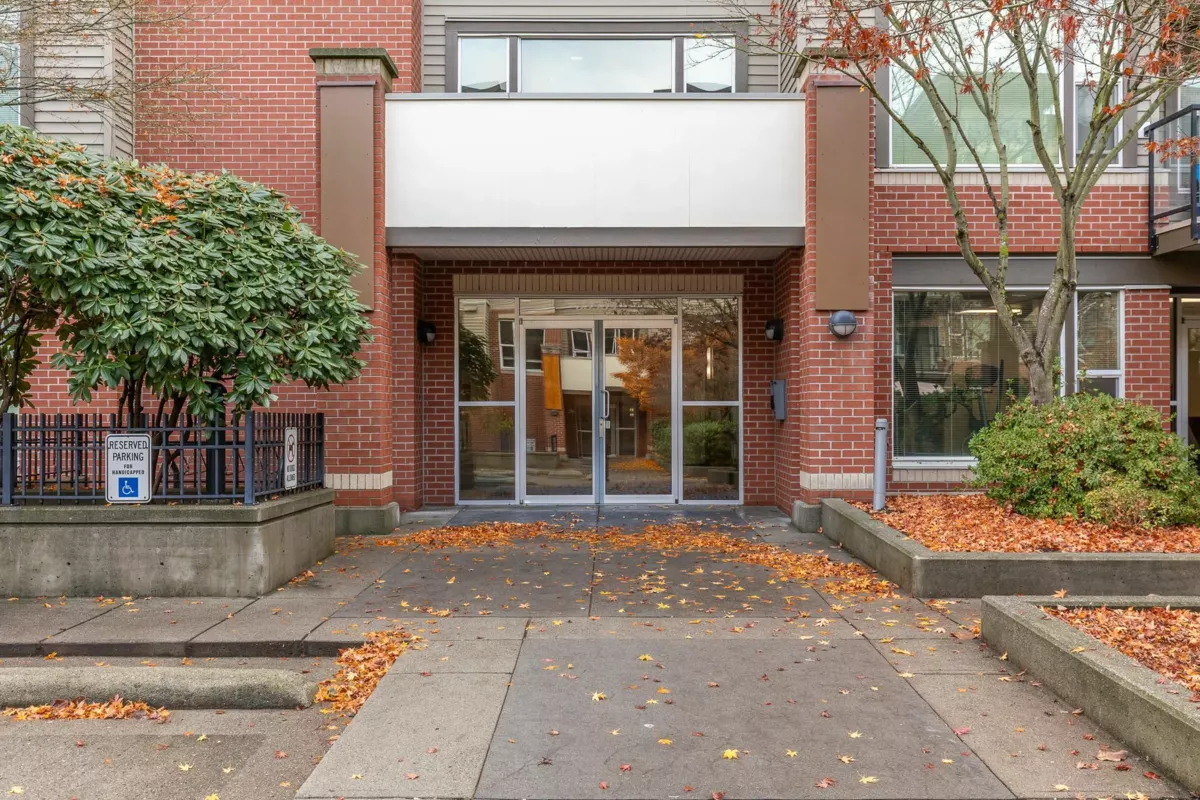 Family Room Photo of 113 33539 Holland Avenue, Abbotsford, BC