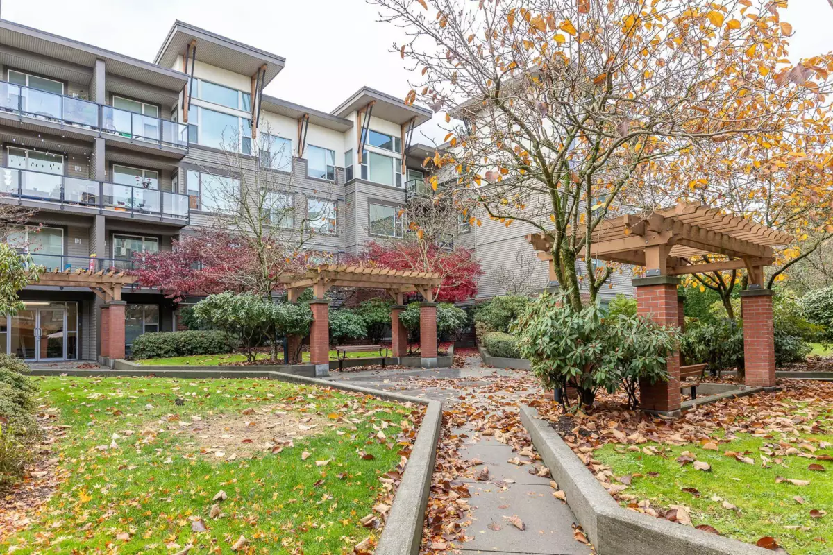 Outdoor Kitchen Photo of 113 33539 Holland Avenue, Abbotsford, BC
