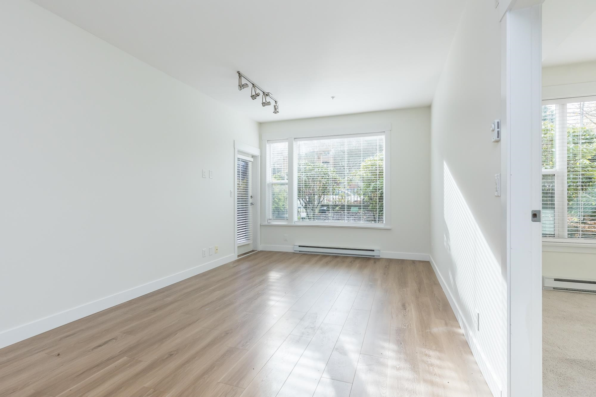 Powder Room Photo of 113 33539 Holland Avenue, Abbotsford, BC