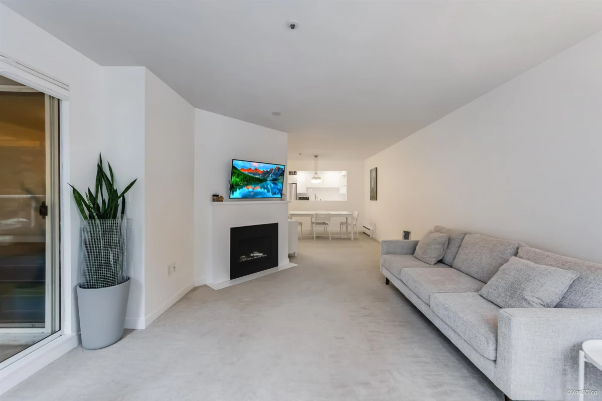 Primary Bathroom Photo of 207 2288 W 12th Avenue, Vancouver, BC