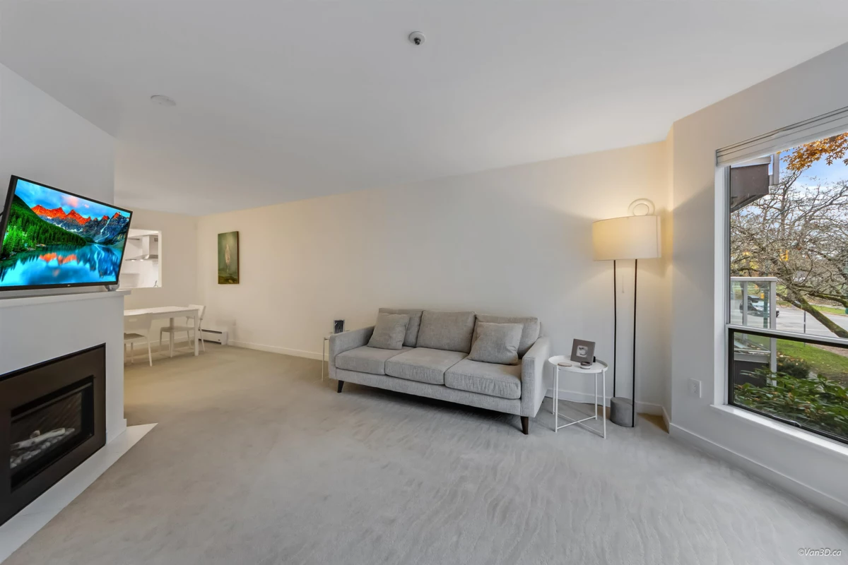 Walk-In Closet Photo of 207 2288 W 12th Avenue, Vancouver, BC