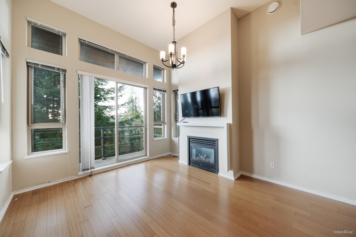 Walk-In Closet Photo of 505 9339 University Crescent, Burnaby, BC