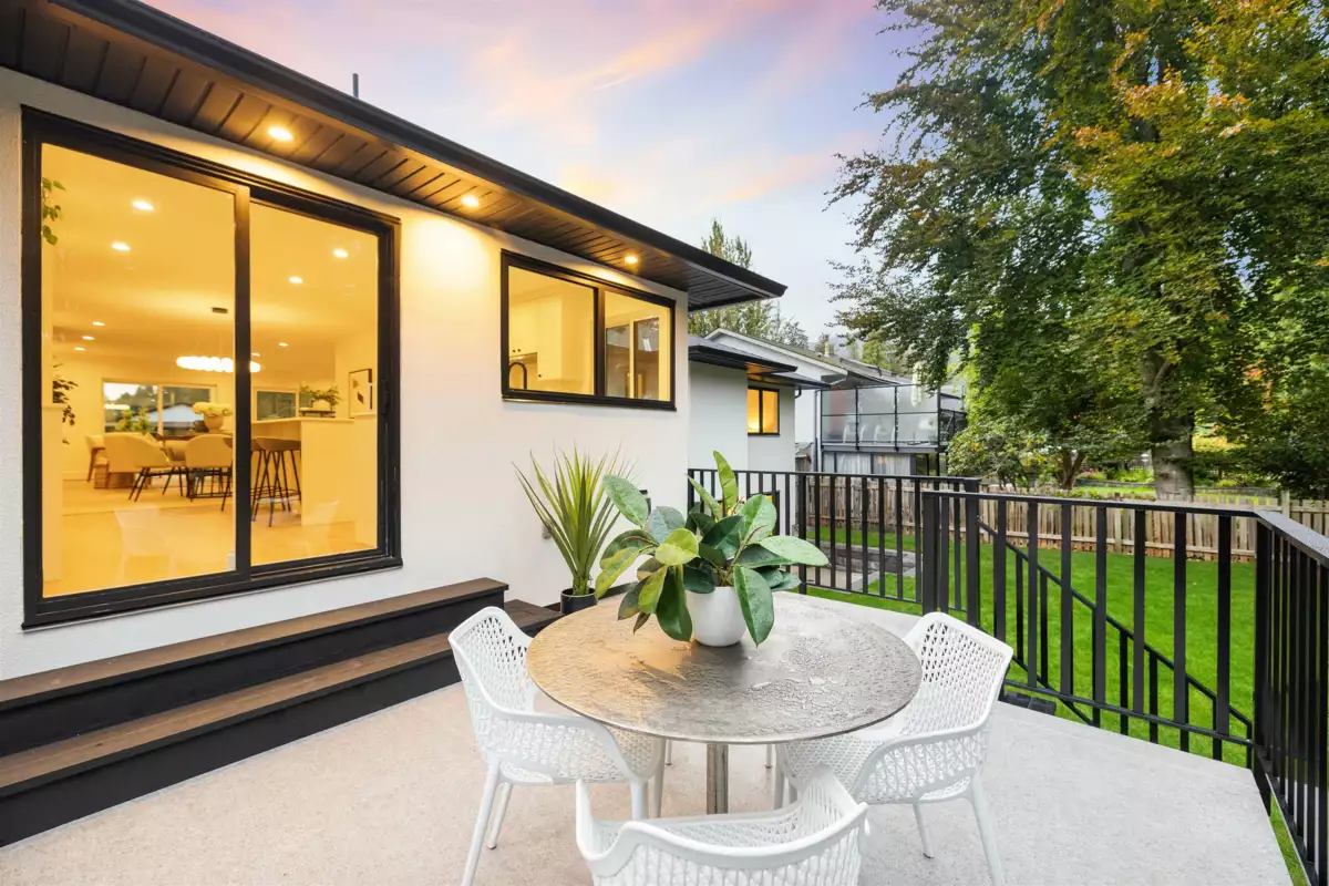 Hot Tub / Spa Photo of 2654 Masefield Road, North Vancouver, BC