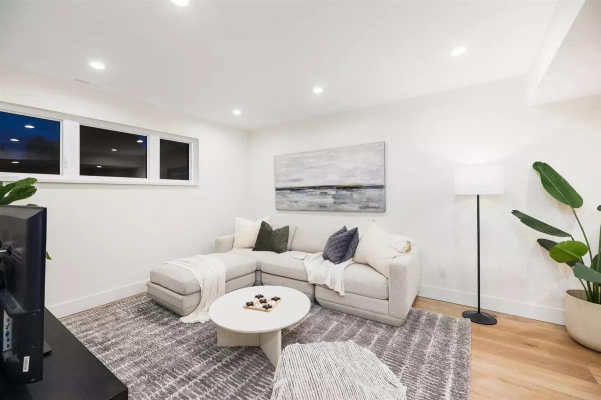 Outdoor Deck Photo of 2654 Masefield Road, North Vancouver, BC