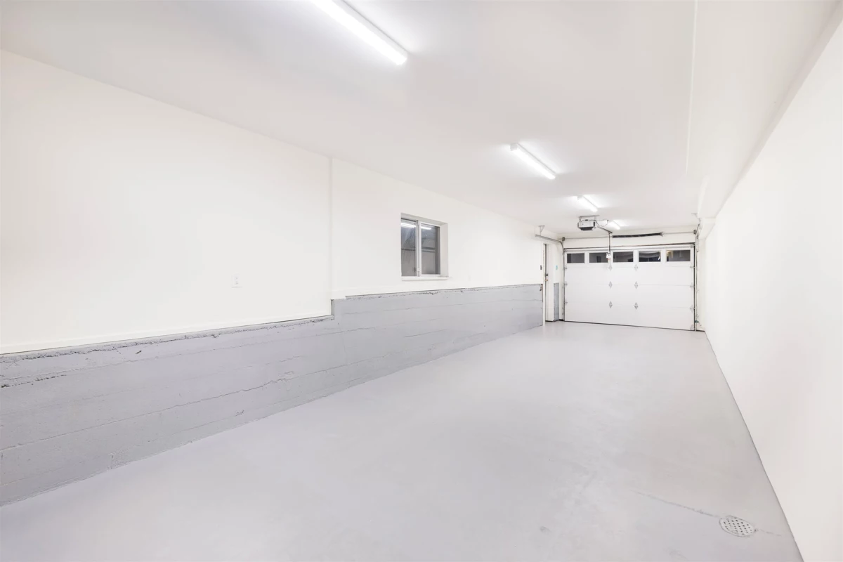 Swimming Pool Photo of 2654 Masefield Road, North Vancouver, BC