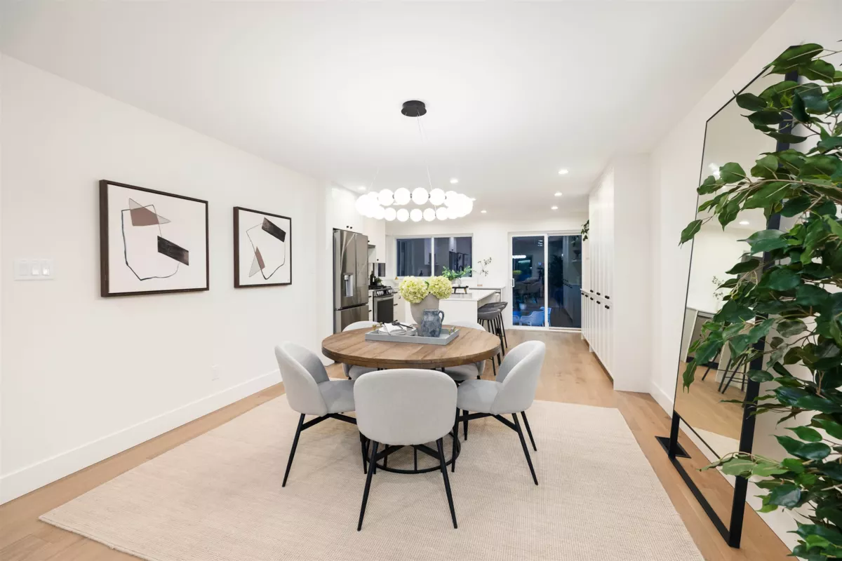 Walk-In Closet Photo of 2654 Masefield Road, North Vancouver, BC