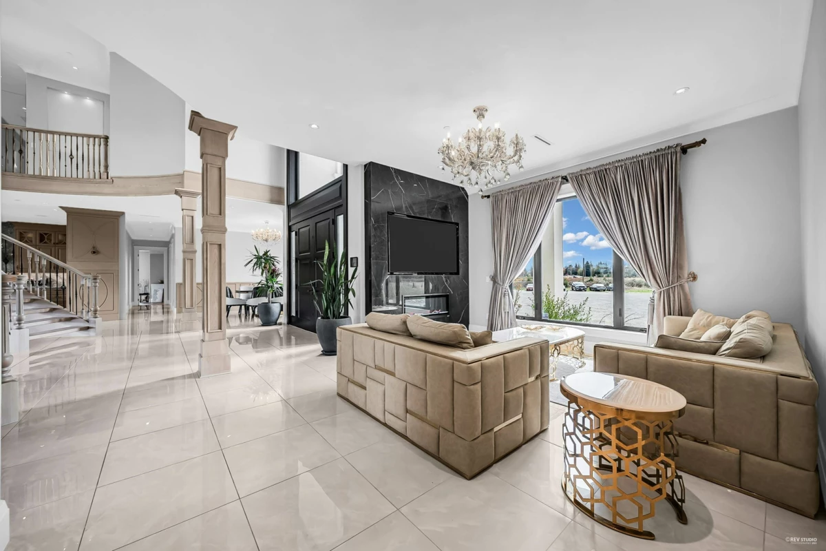 Basement Recreation Room Photo of 18782 Old Dewdney Trunk Road, Pitt Meadows, BC