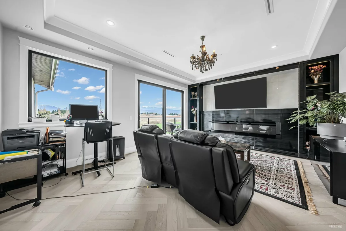 Garden / Landscaping Photo of 18782 Old Dewdney Trunk Road, Pitt Meadows, BC