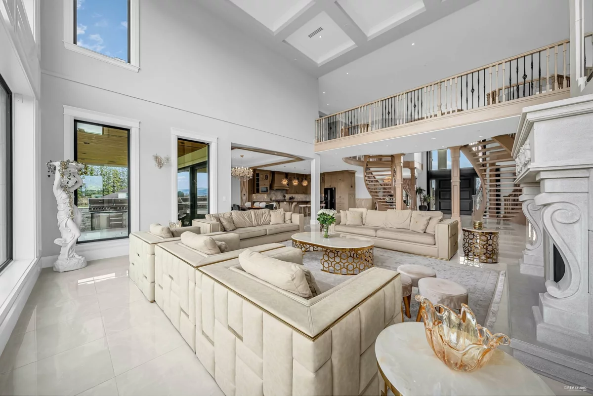 Kitchen Island Photo of 18782 Old Dewdney Trunk Road, Pitt Meadows, BC